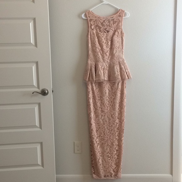 Tadashi Shoji Peplum lace gown - Picture 2 of 8